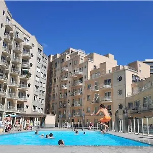 https://batcinostend-cosy-apartment-with-lateral-sea-view-and.hotelsghent.com